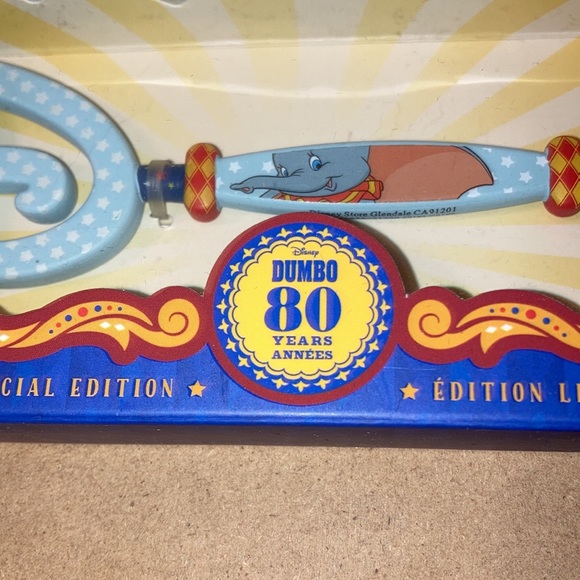 Dumbo 80th Anniversary Collector Key - Picture 3 of 7
